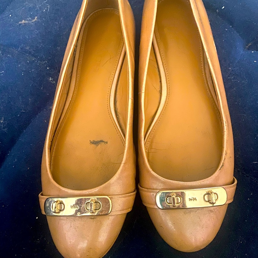 Nude COACH flats authentic 8